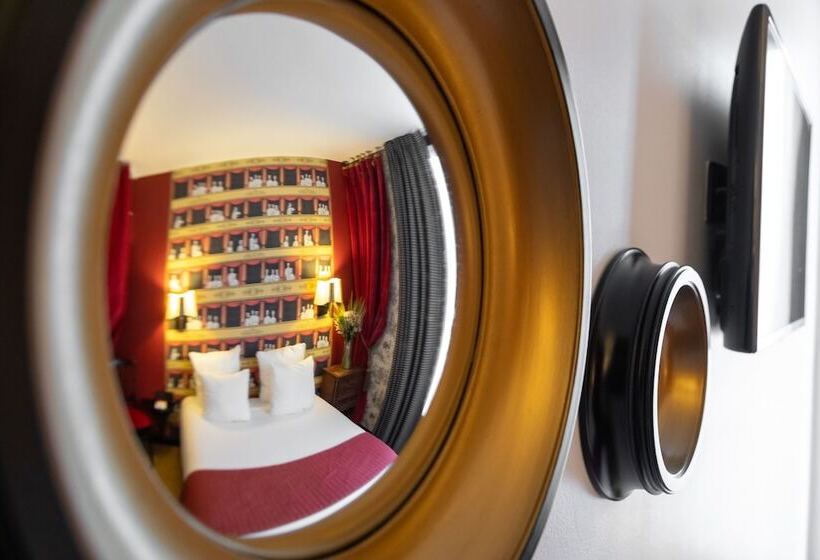 クラシックルーム, Sacha