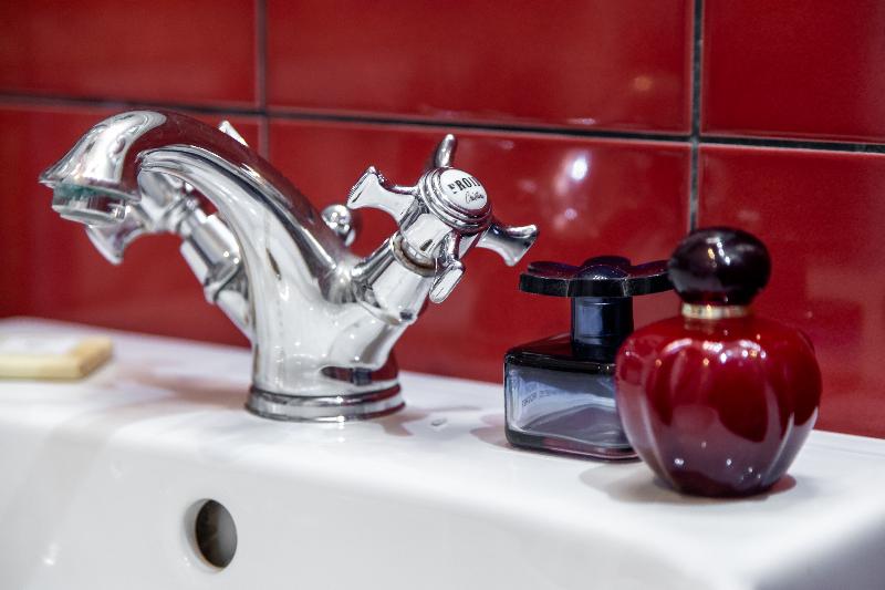 スーペリアールーム, Sacha