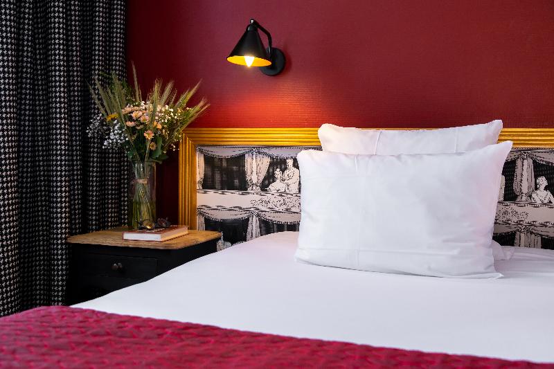 スーペリアールーム, Sacha