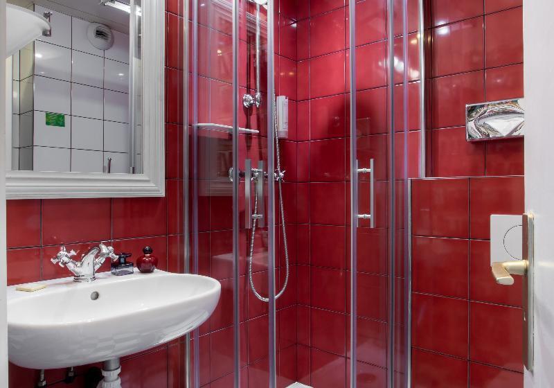 スーペリアールーム, Sacha