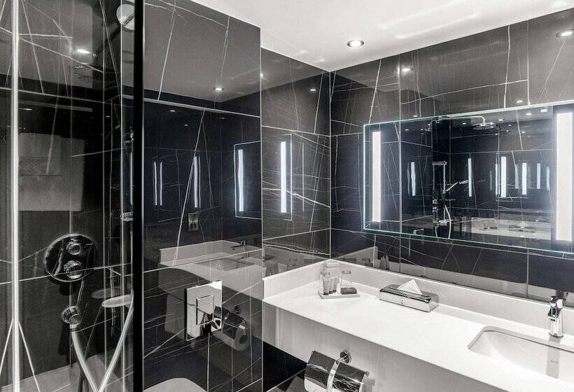 Номер Superior, Sofitel London Gatwick