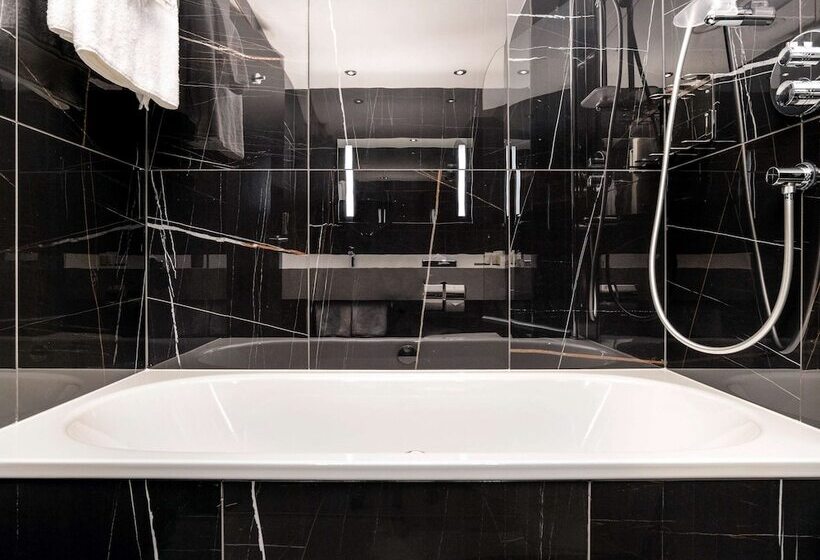 Номер Superior, Sofitel London Gatwick