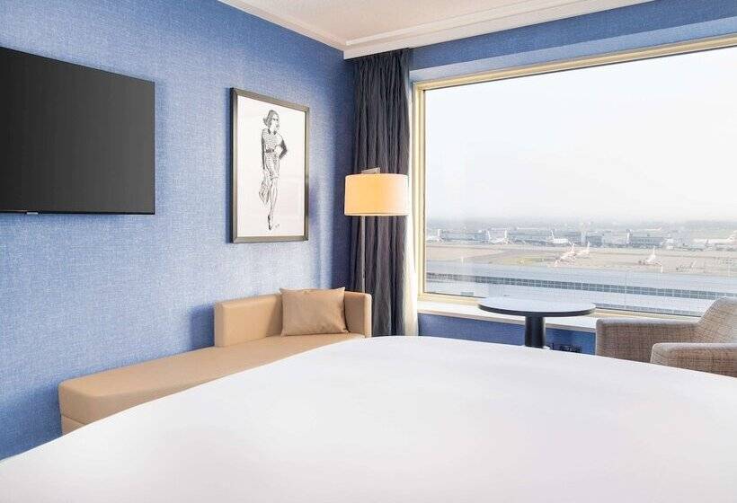 Номер Deluxe, Sofitel London Gatwick