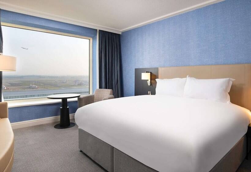 Номер Deluxe, Sofitel London Gatwick