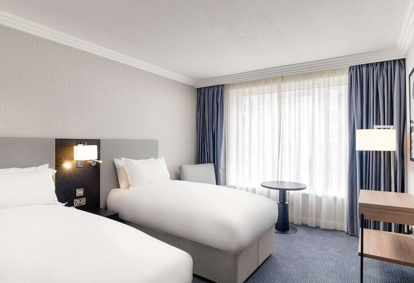 Номер Superior, Sofitel London Gatwick