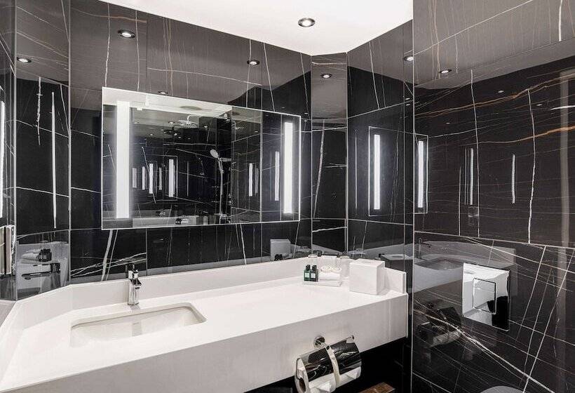 Номер Superior, Sofitel London Gatwick