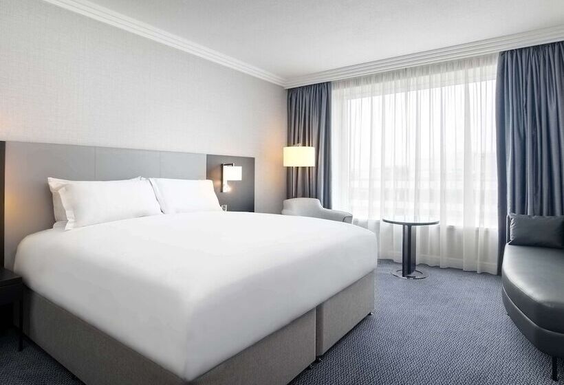 Номер Superior, Sofitel London Gatwick