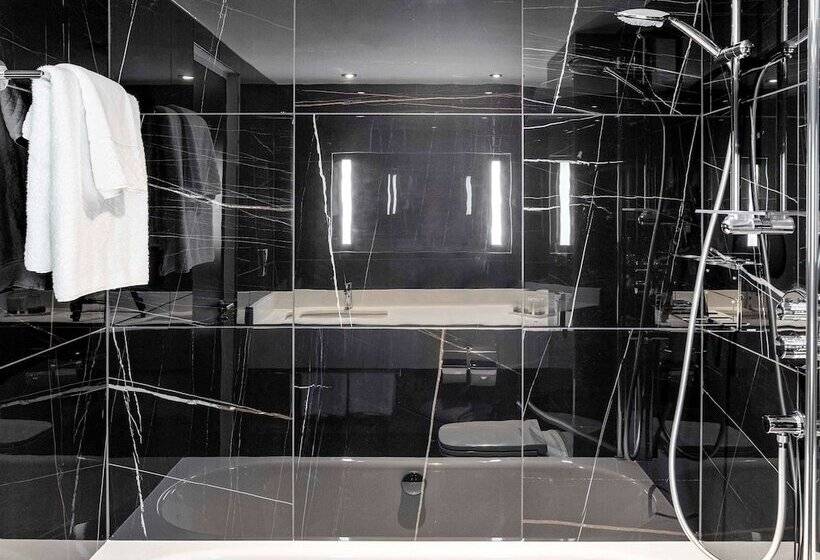 Номер Deluxe, Sofitel London Gatwick