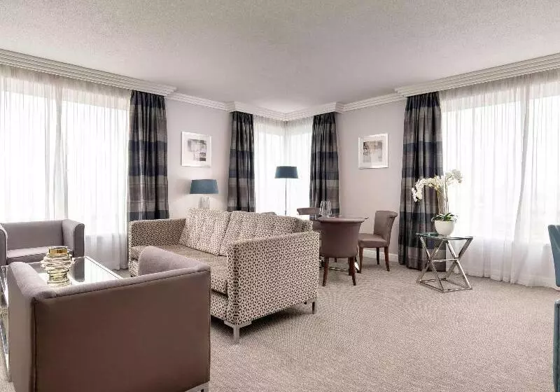 景色の見えるスーペリアルーム, Sofitel London Gatwick