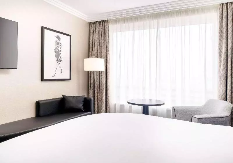 景色の見えるスーペリアルーム, Sofitel London Gatwick