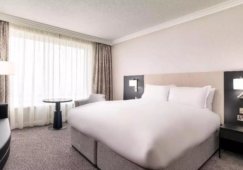 景色の見えるスーペリアルーム, Sofitel London Gatwick