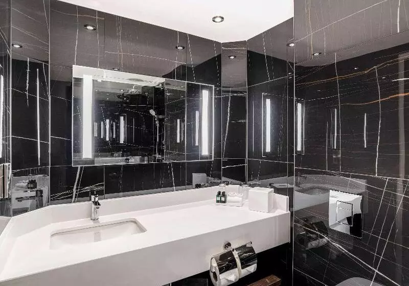 景色の見えるスーペリアルーム, Sofitel London Gatwick