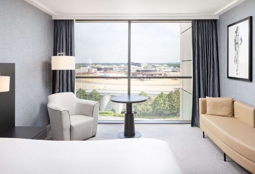 Номер Deluxe, Sofitel London Gatwick