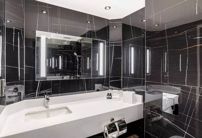 景色の見えるスーペリアルーム, Sofitel London Gatwick