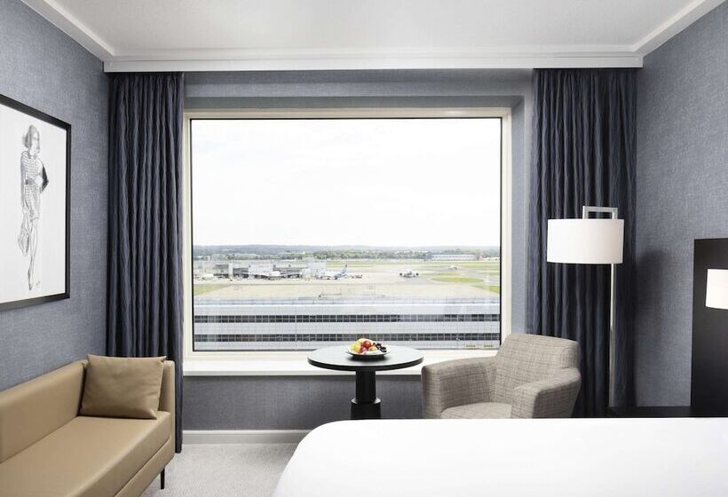 Номер Deluxe с Видом, Sofitel London Gatwick