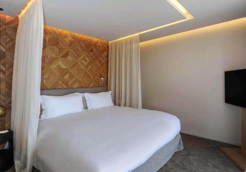 سوئیت جونیور با تخت بزرگ, Sofitel Marrakech Palais Impérial & Spa