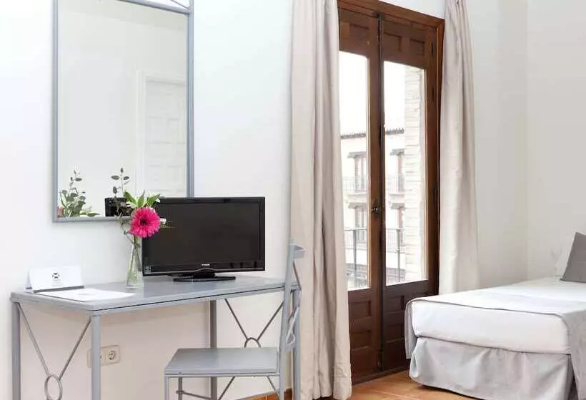 اتاق استاندارد سه نفره, Sercotel Toledo Imperial
