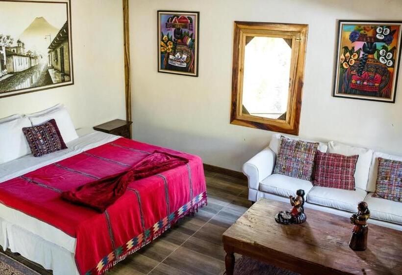 בונגלו משפחתי, Pine Ridge Lodge