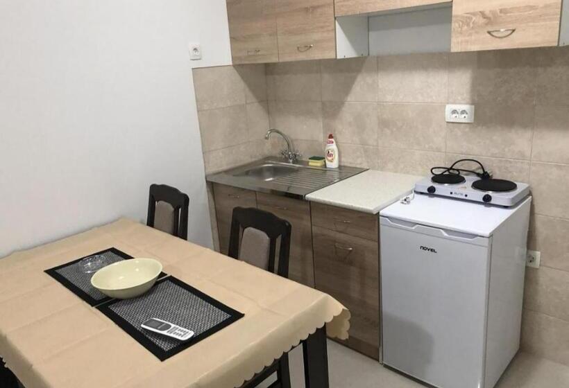 اتاق لوکس, Apartmani Maja