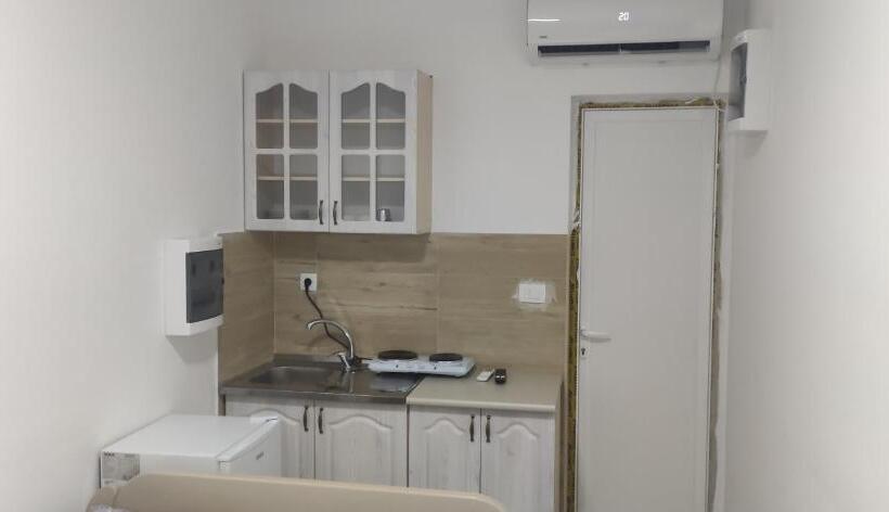 اتاق لوکس, Apartmani Maja