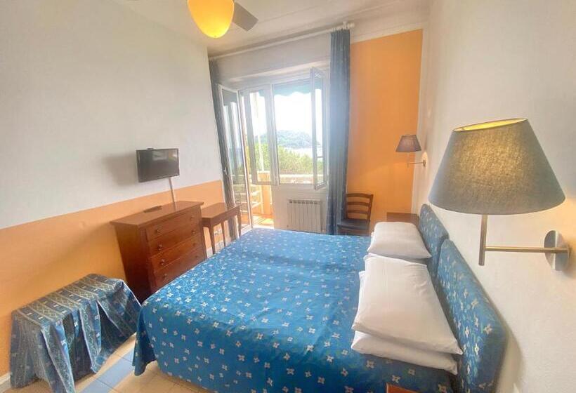 Pokój Deluxe Widok Morze z Balkonem, Baia Delle Favole Affittacamere