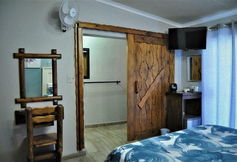 اتاق استاندارد, Flamboyant Guesthouse