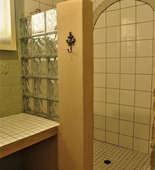 اتاق استاندارد, Flamboyant Guesthouse