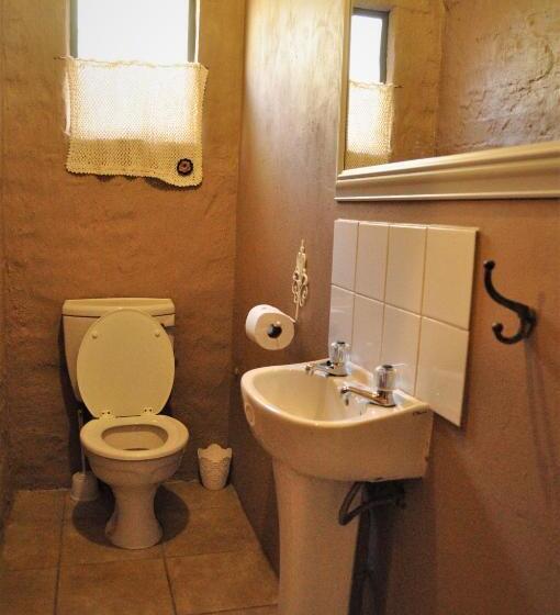 اتاق استاندارد چهار تخته, Flamboyant Guesthouse