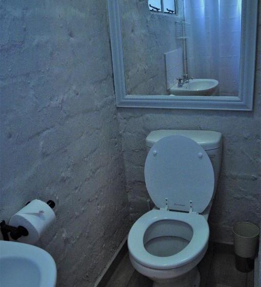 اتاق اکونومی, Flamboyant Guesthouse