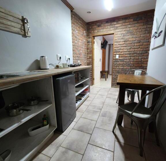 デラックスルーム, Flamboyant Guesthouse