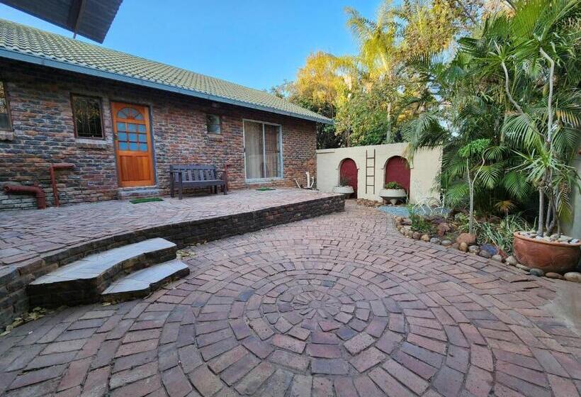 デラックスルーム, Flamboyant Guesthouse