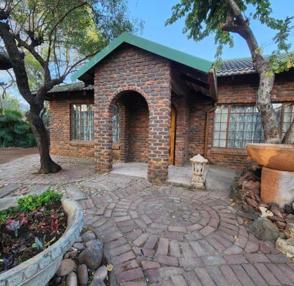 ４ベッドルームハウス, Flamboyant Guesthouse