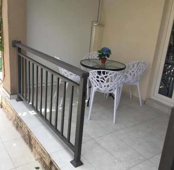 آپارتمان 1 خوابه با تراس, Milara Apartments