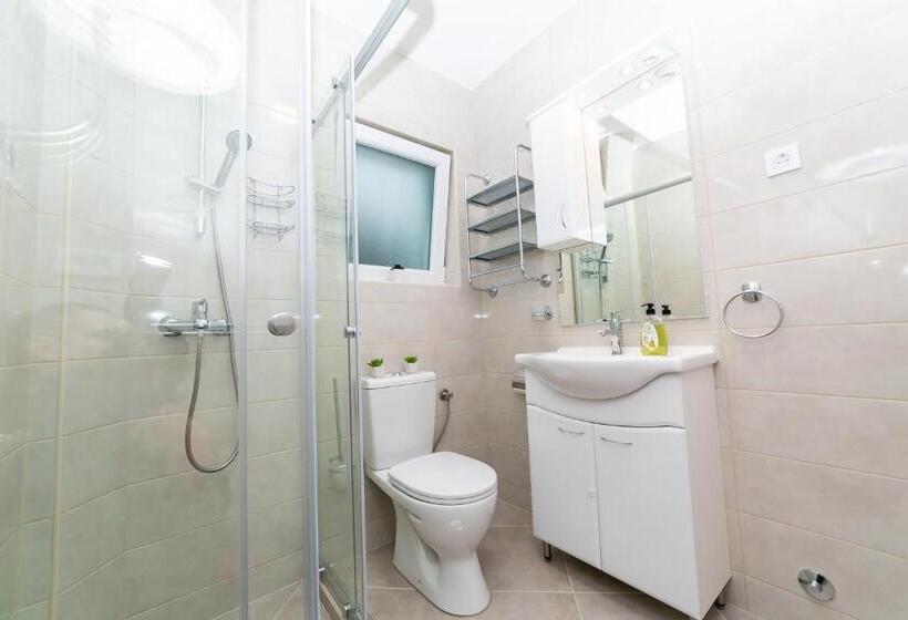 آپارتمان 1 خوابه با تراس, Milara Apartments