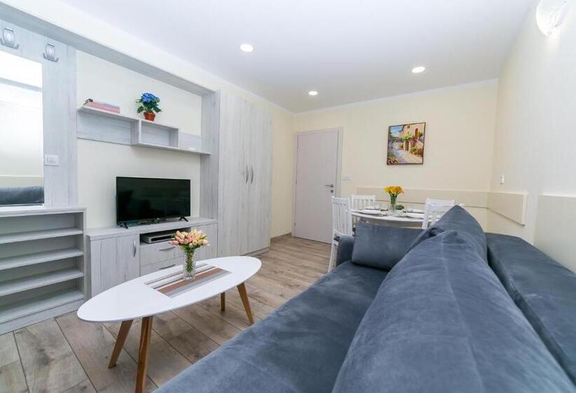 آپارتمان 1 خوابه با تراس, Milara Apartments