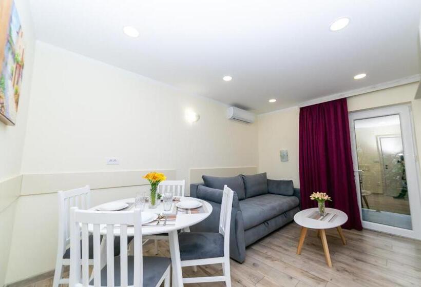 آپارتمان 1 خوابه با تراس, Milara Apartments