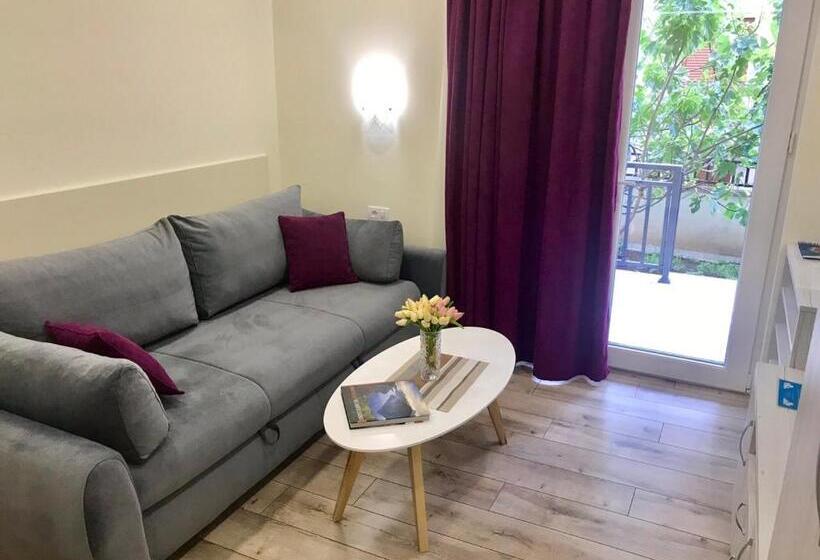 آپارتمان 1 خوابه با تراس, Milara Apartments