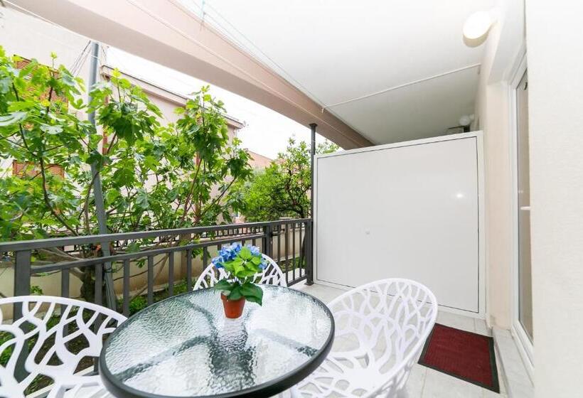 آپارتمان 1 خوابه با تراس, Milara Apartments