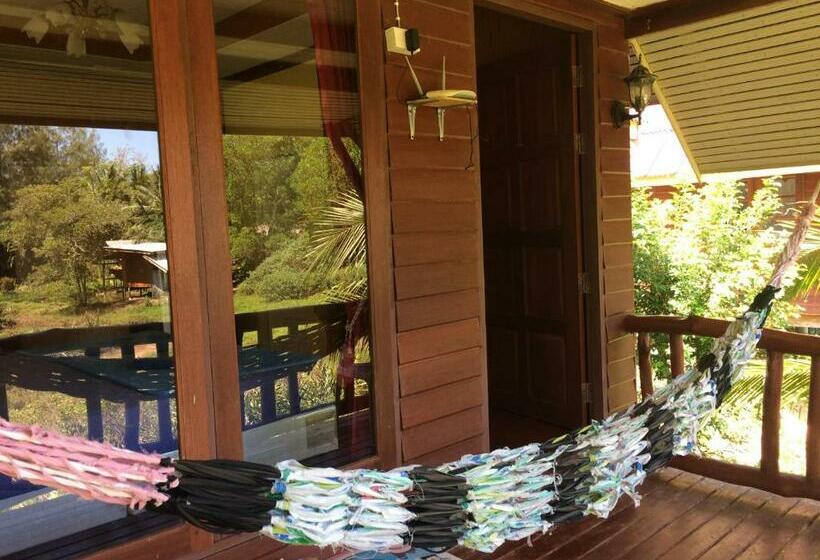 اتاق لوکس, Namtok Bungalows