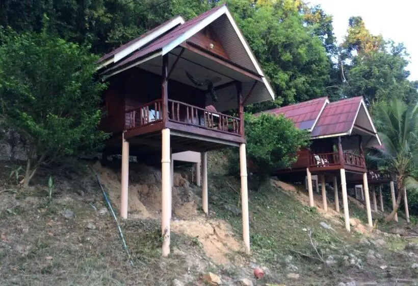 Standard-huone Vuoristonäkymä, Namtok Bungalows