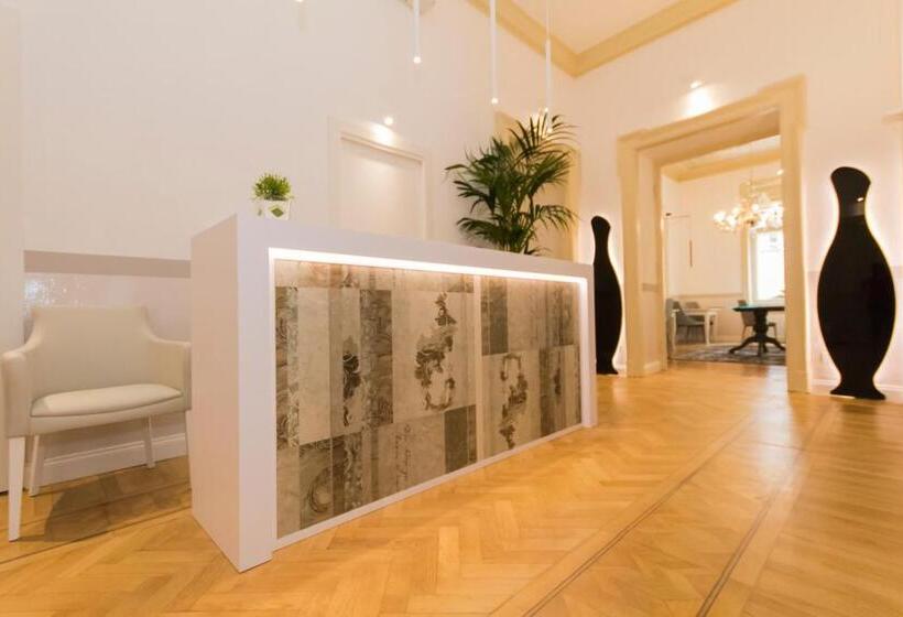اتاق لوکس چهار تخته, Residenza Degli Artisti