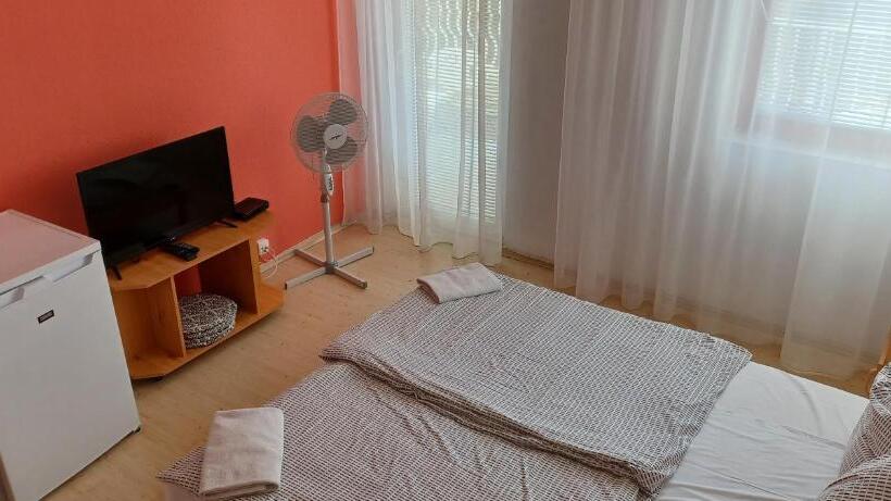 Семейный Номер, Jankó Apartman