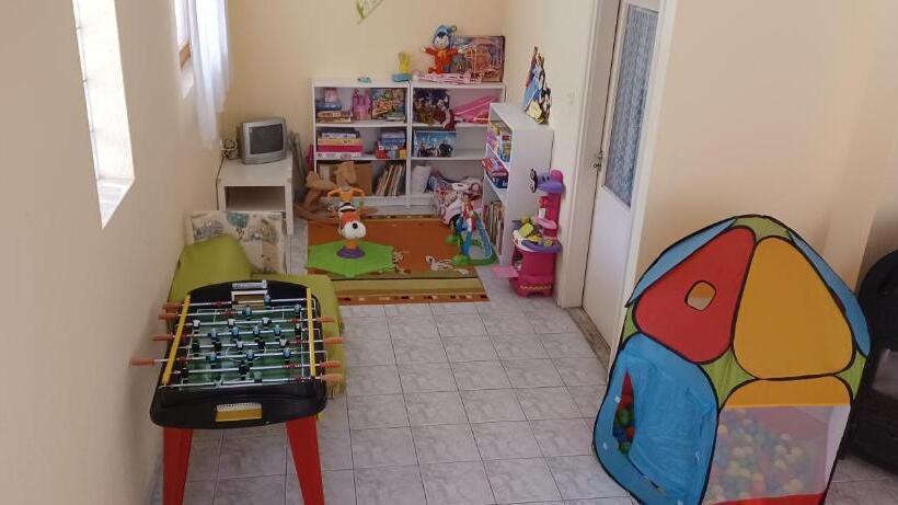 חדר משפחתי, Jankó Apartman