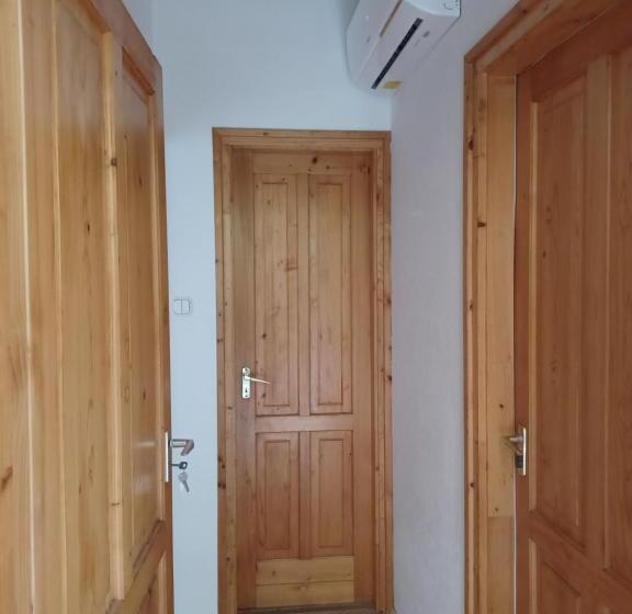 Семейный Номер, Jankó Apartman