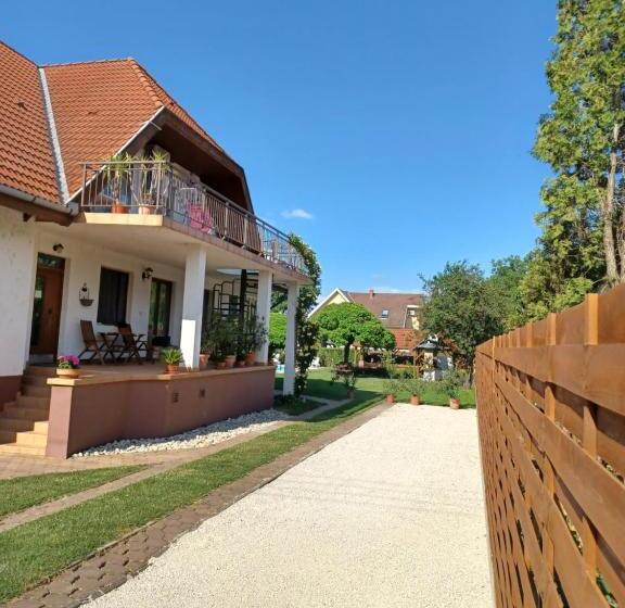 דירת 2 חדרים עם טרסה, Jankó Apartman