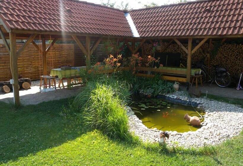 דירת 2 חדרים עם טרסה, Jankó Apartman