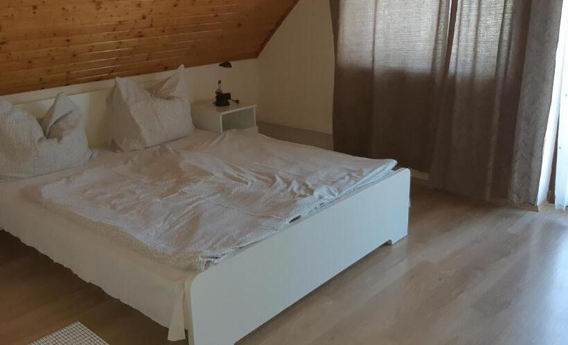 Апартаменты 2 спальни Вид на Бассейн, Jankó Apartman