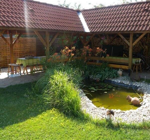 דירת 2 חדרי שינה עם נוף לבריכה, Jankó Apartman