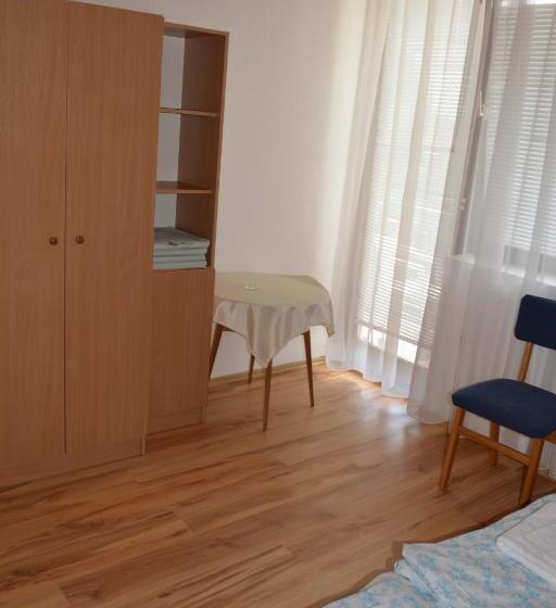 דירת 2 חדרים עם טרסה, Jankó Apartman