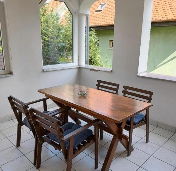 דירת 2 חדרים עם טרסה, Jankó Apartman